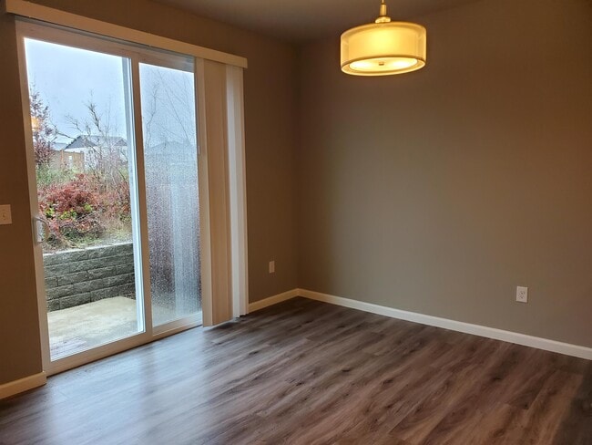 Foto del edificio - 6909 Delaney Ln NE