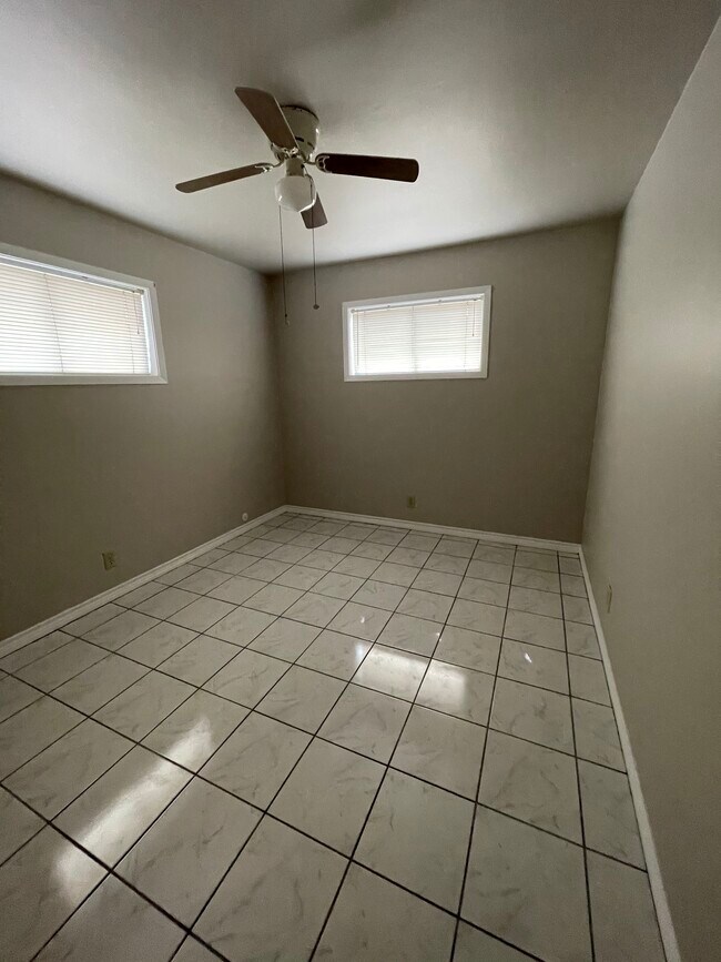 2nd bedroom - 511 N 25th Street