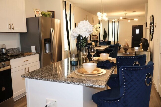 Foto del edificio - 1300 Coco Ray Ln