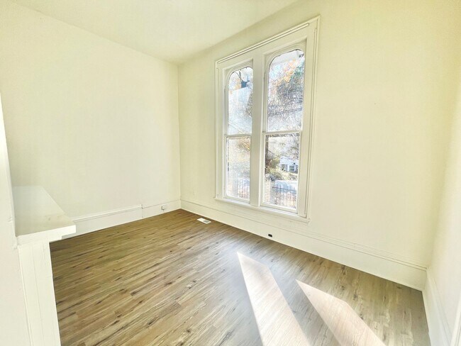 Foto del edificio - Beautiful 3 Bed 1 Bath Historic Home Locat...