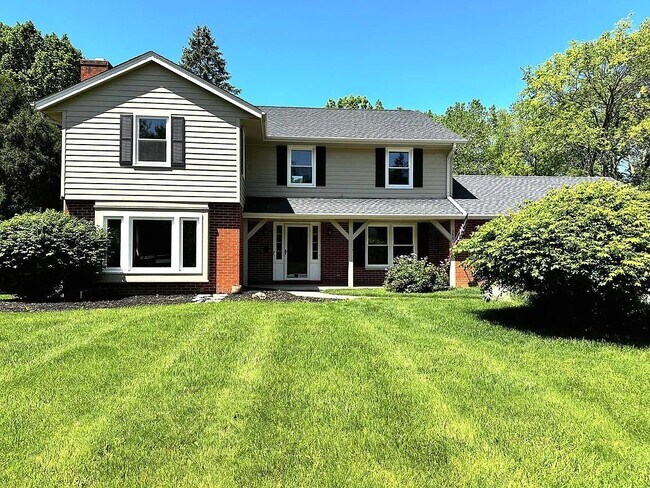 Foto del edificio - 340 Crescent Ln