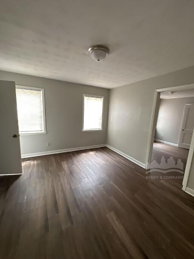 Foto del edificio - 1240 Robin Hood Ln