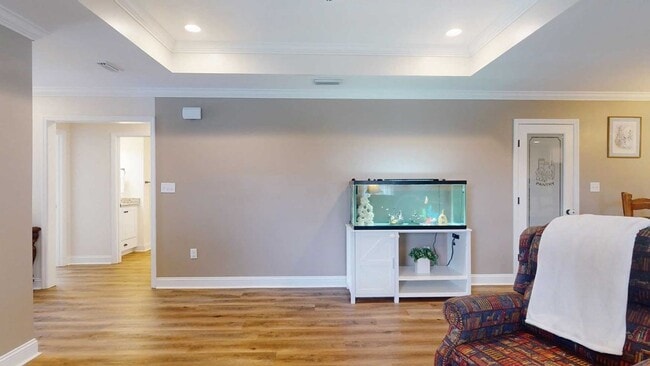 Building Photo - 205 Grove Pointe Dr