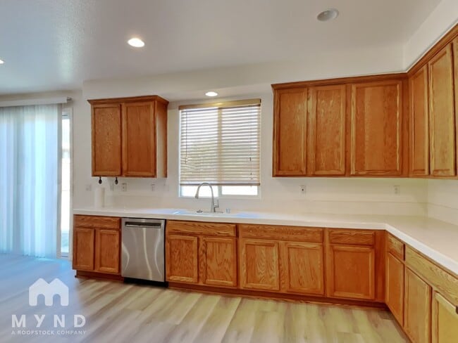 Foto del edificio - 9359 Lost Springs Ct
