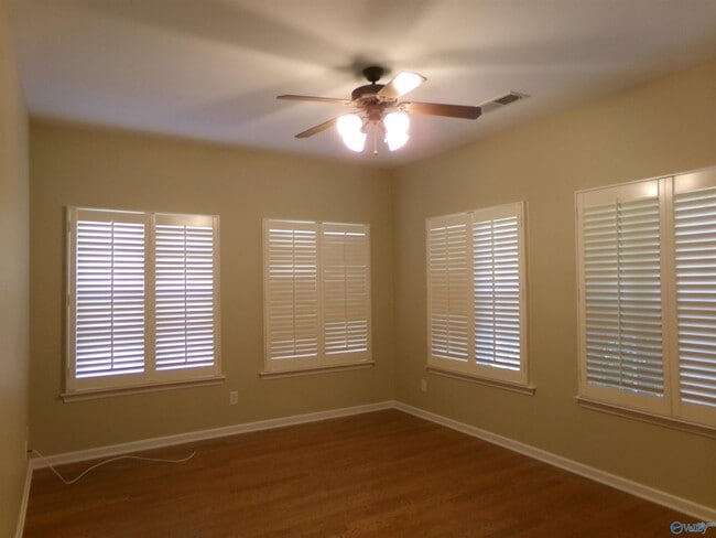 Building Photo - 65 Valley Way Cir SE