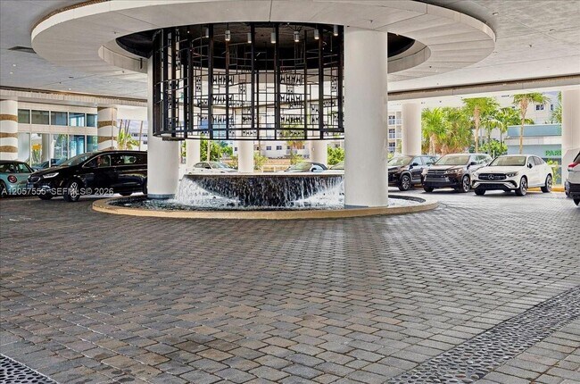 Building Photo - 6801 Collins Ave