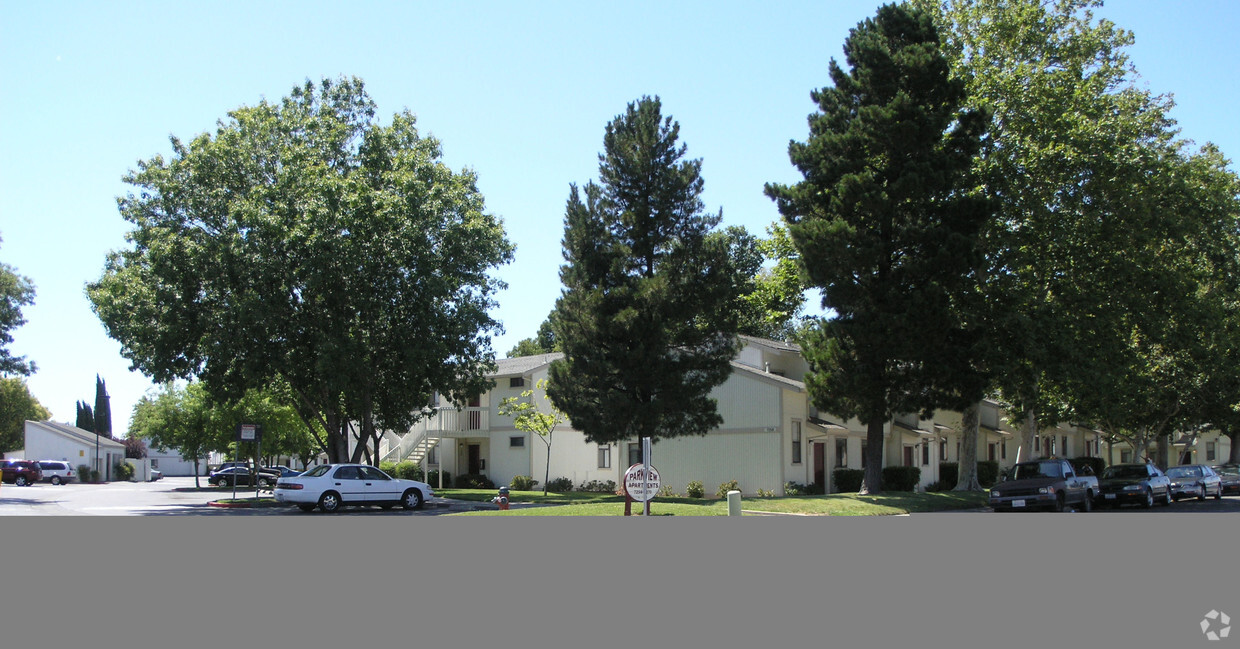 Building Photo - Parkview Apartments