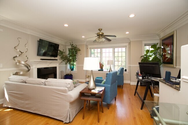 Foto del edificio - 3721 N Clifton Ave