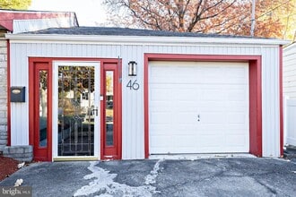 Building Photo - 46 Roosevelt Ave