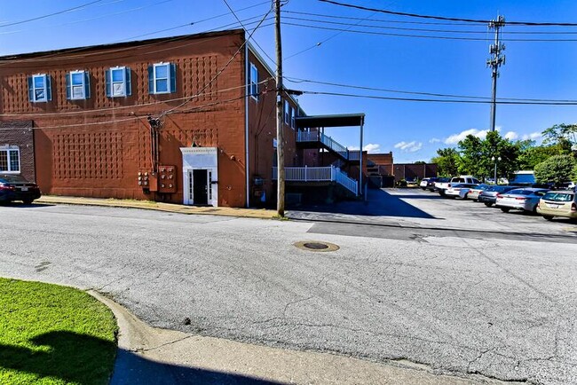 Building Photo - 252 S Florissant Rd