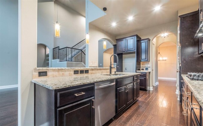Foto del edificio - 296 Elderberry Rd
