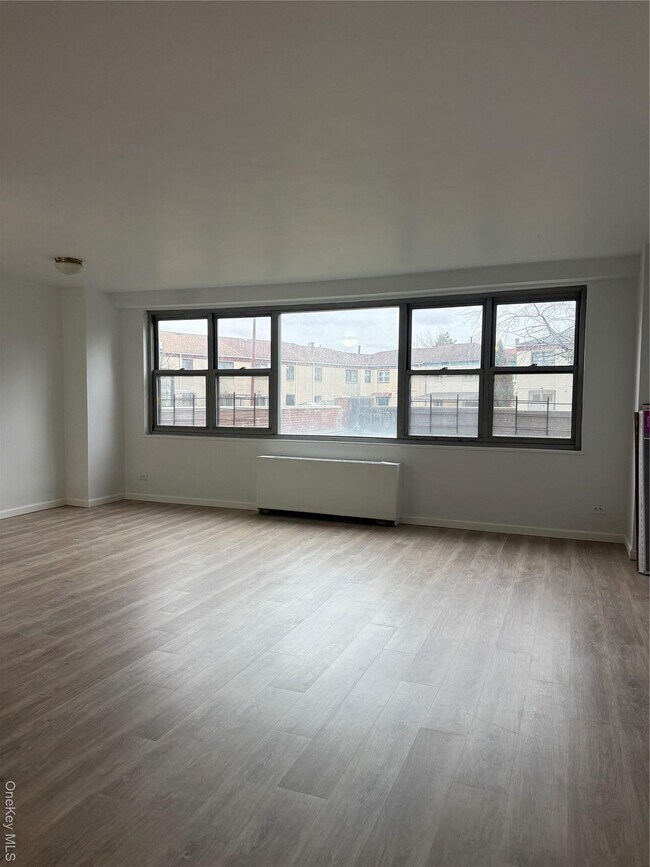 Building Photo - 61-20 Grand Central Pkwy