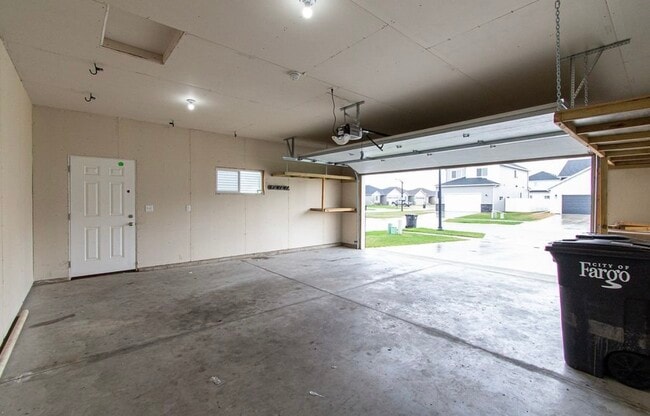 Building Photo - 2541 66th Ave S