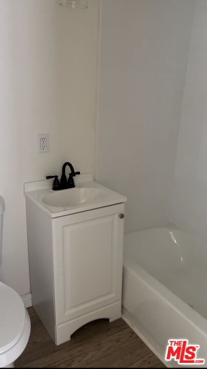 Building Photo - 824 Laveta Terrace