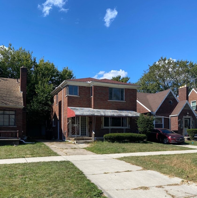 Foto principal - 19941 Spencer Ave