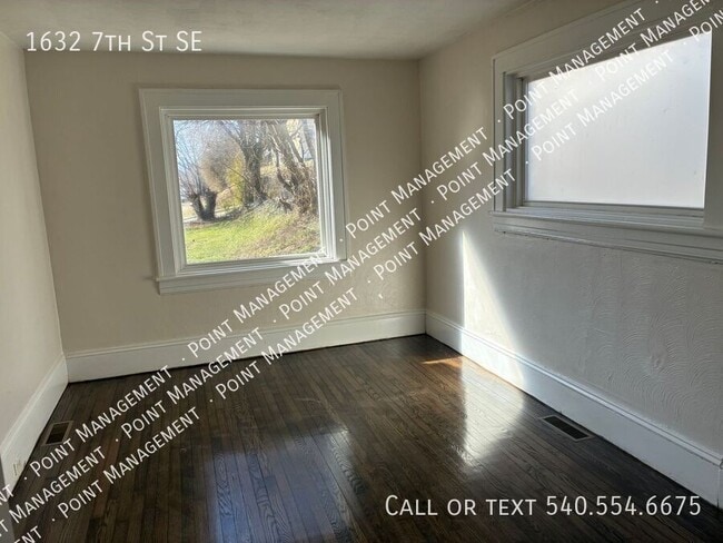 Foto del edificio - 1632 7th St SE