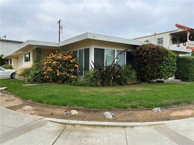 Primary Photo - 530 Ave F