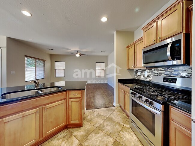 Foto del edificio - 2542 W Cordia Ln