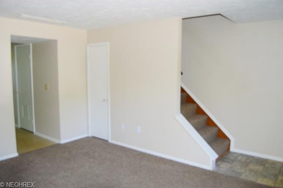 2587 Shakespeare Ln, Avon, OH 44011 Townhome Rentals in Avon OH