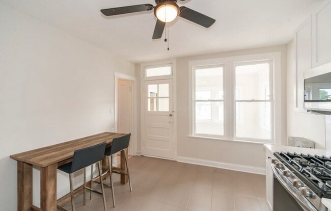 Foto del edificio - 4143 N McVicker Ave