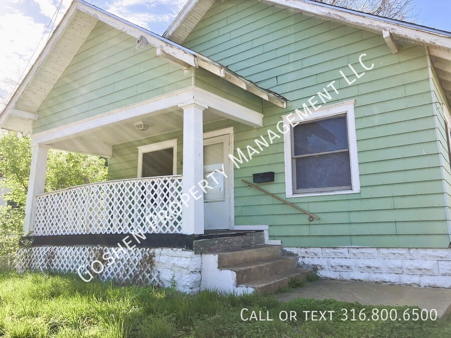 Primary Photo - Updated 3 Bed 1.5 Bath Home with unique lo...