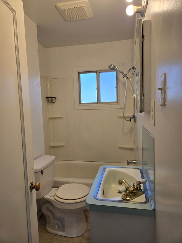 Foto del edificio - 619 S Buchanan St