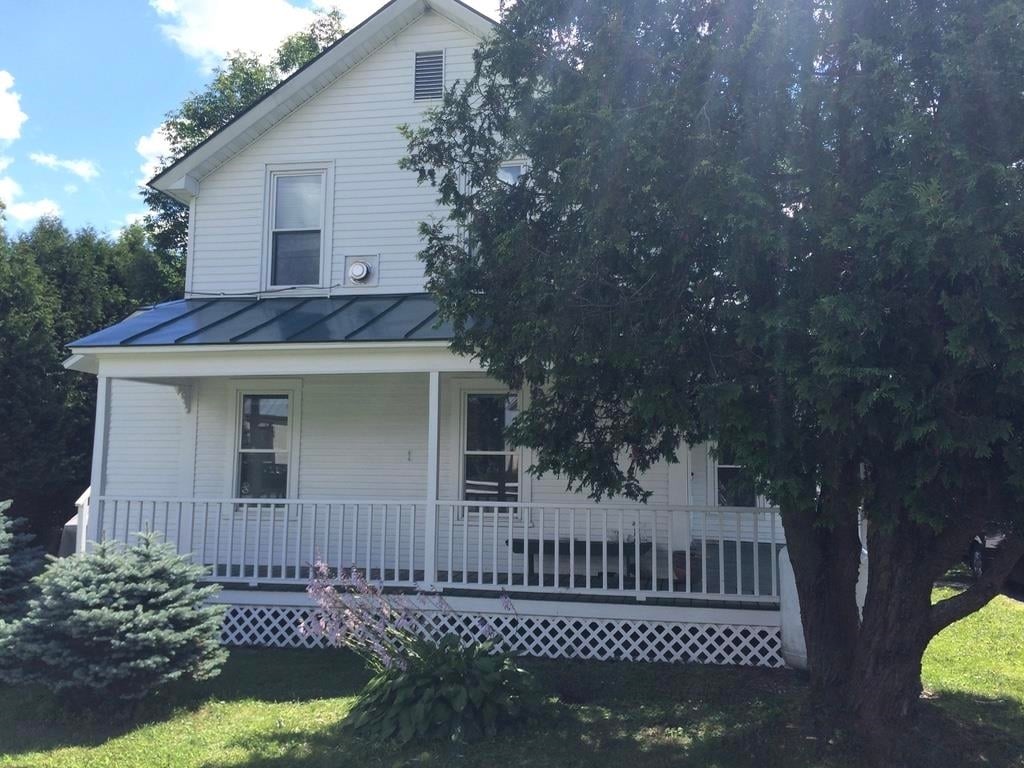 Primary Photo - 1711 W Woodstock Rd