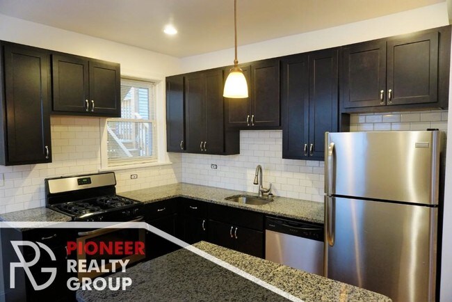 Foto del edificio - 3622 N Marshfield Ave