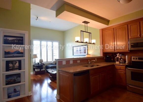 Foto del edificio - 2700 E Cherry Creek South Dr