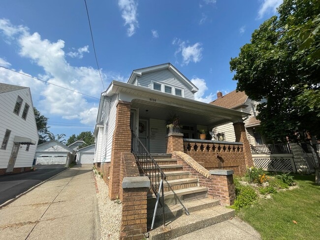 Foto del edificio - 4116 Biddulph Ave