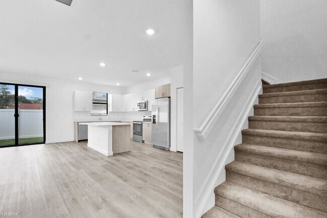 Foto del edificio - 4 br, 3 bath Townhome - 4085 Sunset Way