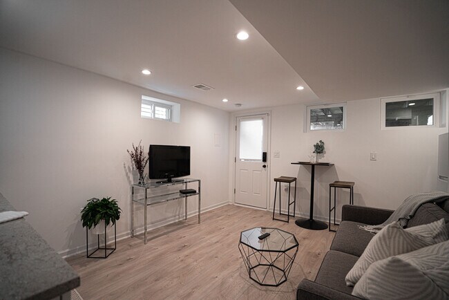 Foto del edificio - 530 Sheridan St NW