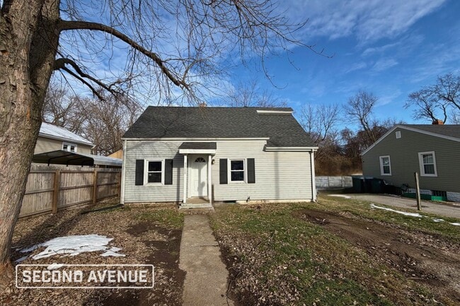 Building Photo - 3700 Coronado Dr