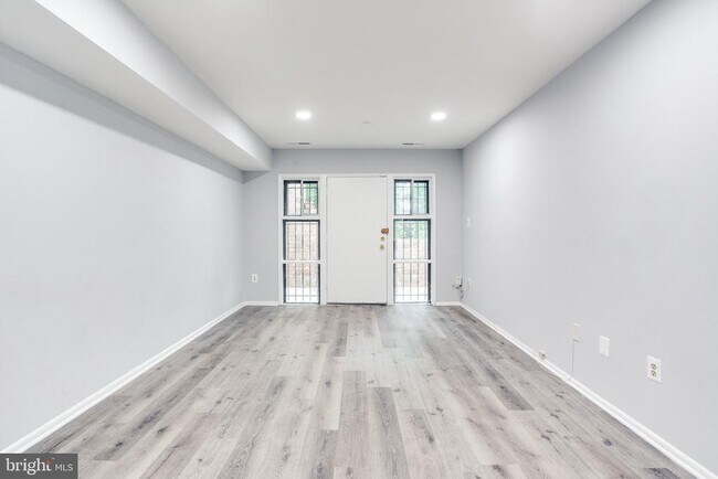 Foto del edificio - 7855 Enola St