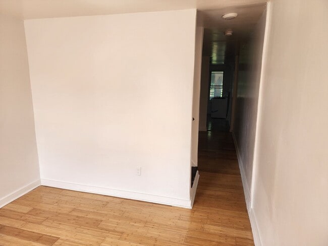 Foto del edificio - 221 N Scott St