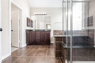 Building Photo - 6011 Baileys Run Ln