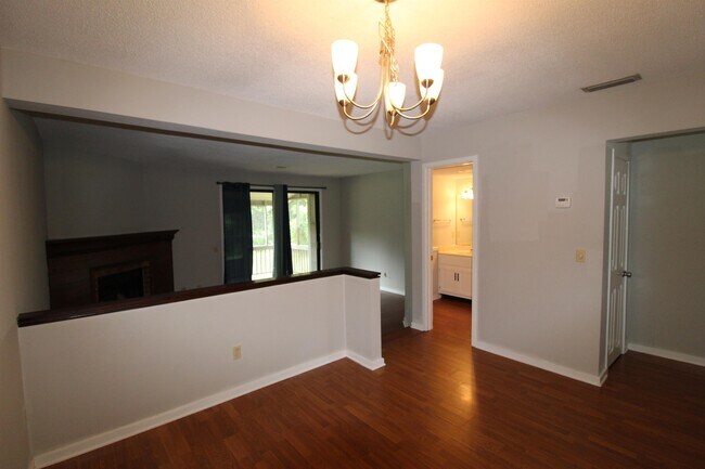 Building Photo - 228 Westbrooke Dr
