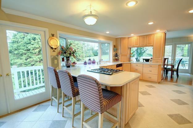 Gourmet kitchen - 16314 Inglewood Lane NE