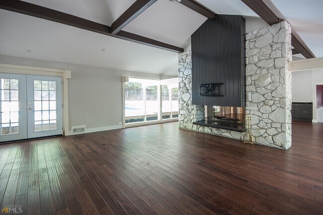 Building Photo - 5270 Riverview Rd NW