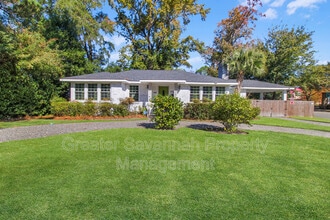 Building Photo - 712 Columbus Dr