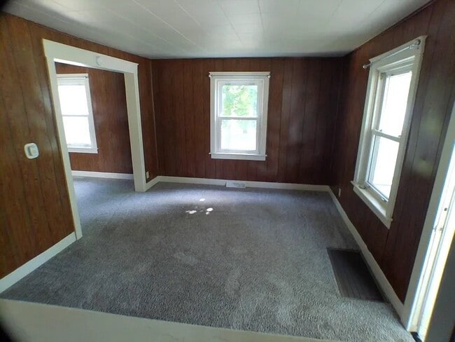 Building Photo - 1614 Floral Ave