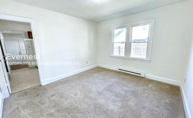 Building Photo - 5 Bancroft Ave