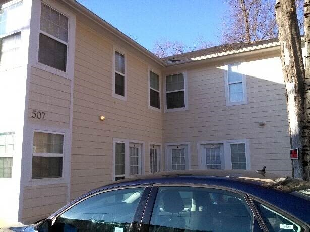 Building Photo - 507 S Bonner Ave