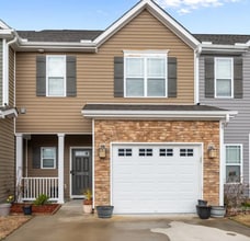 Building Photo - 1808 Fox Den Way