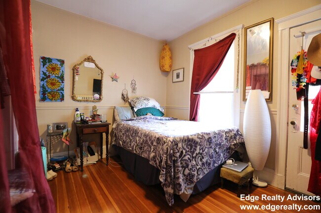 Foto del edificio - 81 Brayton Rd