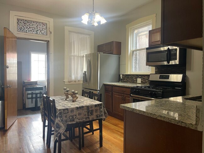 Foto del edificio - 1339 N Western Ave