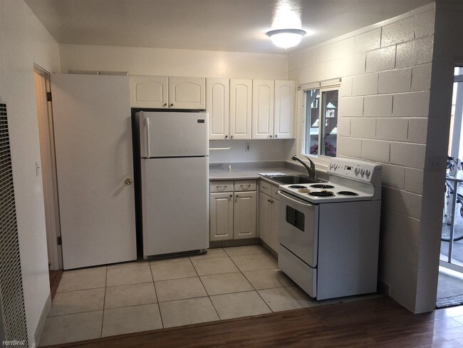 Building Photo - 1 br, 1 bath 4plex - Alma Street Apartments