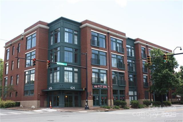 Foto principal - 626 N Graham St