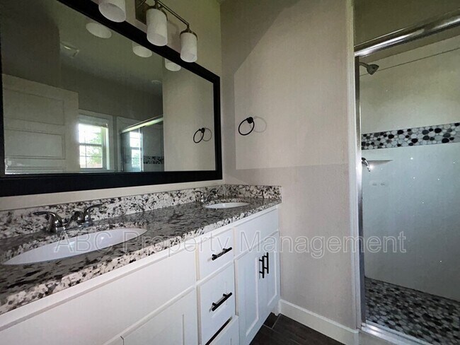 Foto del edificio - 3305 SW Hillstone Ave