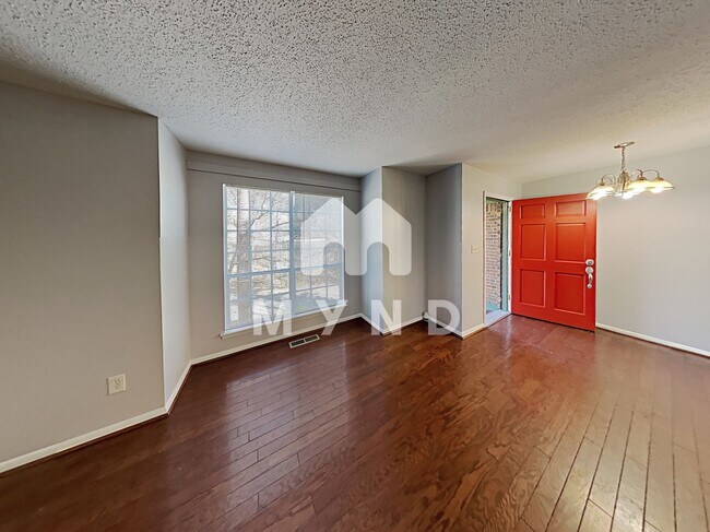 Foto del edificio - 528 Lasalle Ln